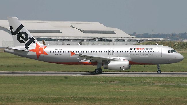 Giá vé máy bay rẻ nhất tháng 6 Jetstar Sài Gòn Quy Nhơn Sài Gòn