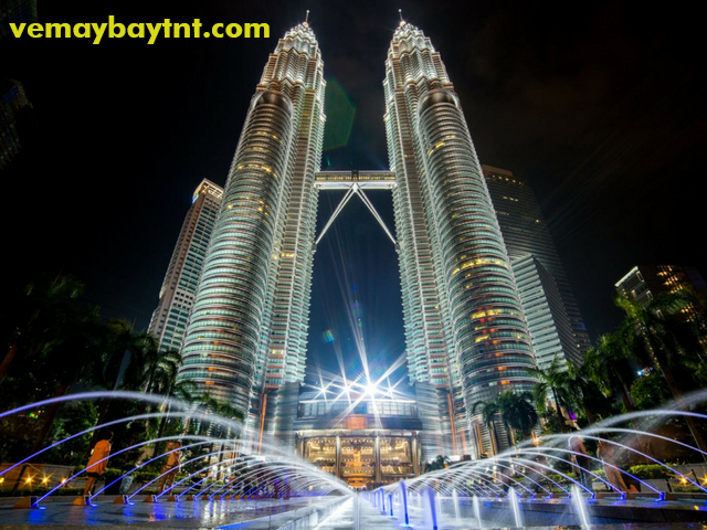Toà tháp đôi Petronas ở Kuala Lumpur, Malaysia có gì thu hút ?